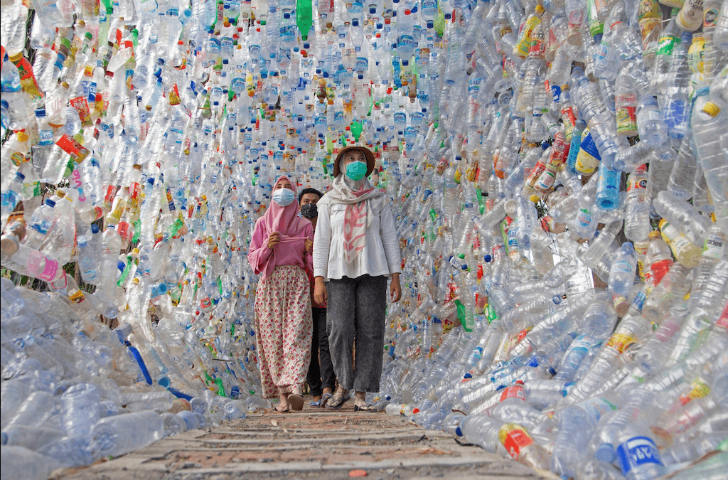 Museu feito de lixo plástico Indonésia