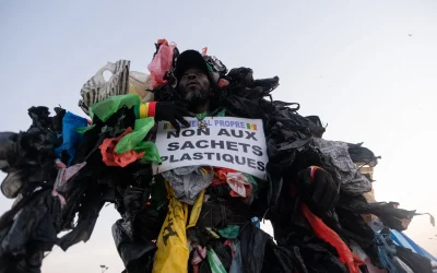 “Plastic man”, o super-herói de carne e osso que quer limpar o Senegal