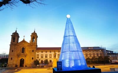 Braga tem árvore de Natal feita com mais de 5 mil garrafas de plástico 